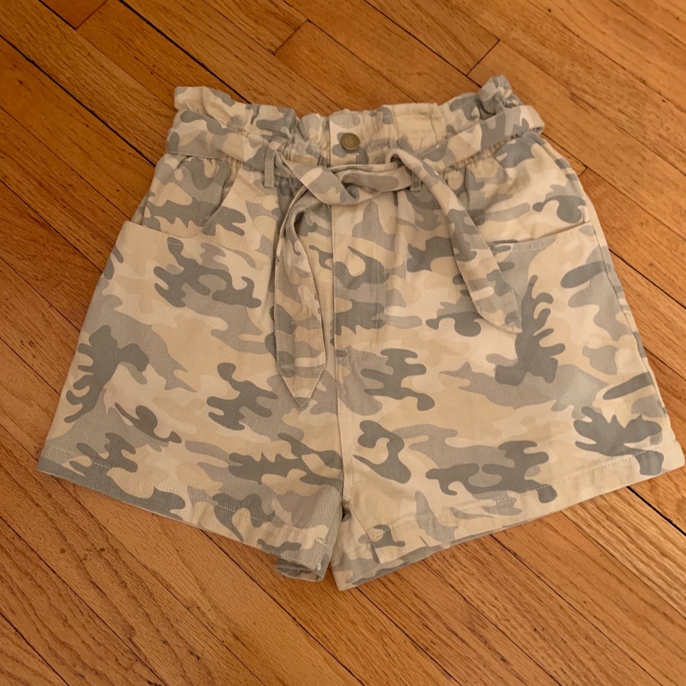 SASSY CAMO HIGH WAISTED SHORTS!!!